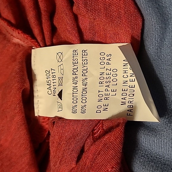 Bench Women's small long sleeve t-shirt with ruched sides, logo, NWT - Picture 4 of 10